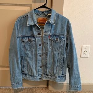 levi’s jean jacket